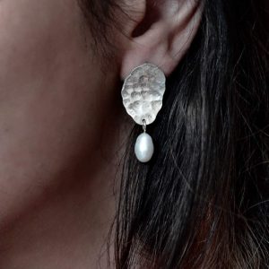 خرید گوشواره زنانه نقره مدل بافتدار در فروشگاه اینترنتی پوشاکچی-مشاهده قیمت و مشخصات
