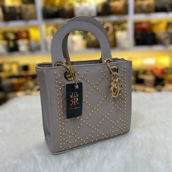 خريد کیف دخترانه و زنانه Dior در فروشگاه اينترنتي پوشاکچي - مشاهده قيمت و مشخصات
